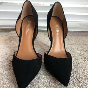 Black suede pump